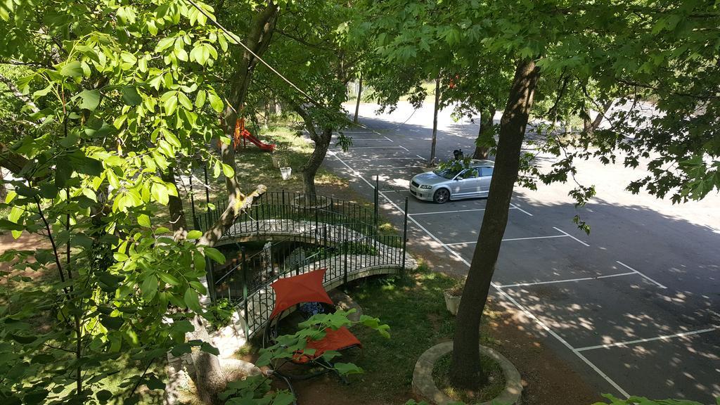 Hani Zemenou Arachova Bagian luar foto