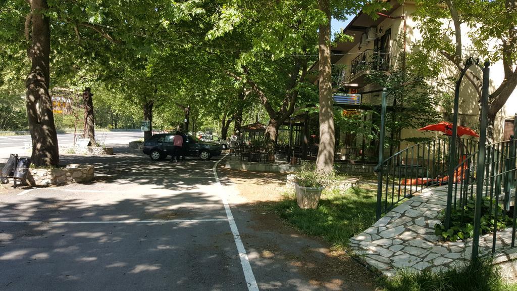 Hani Zemenou Arachova Bagian luar foto
