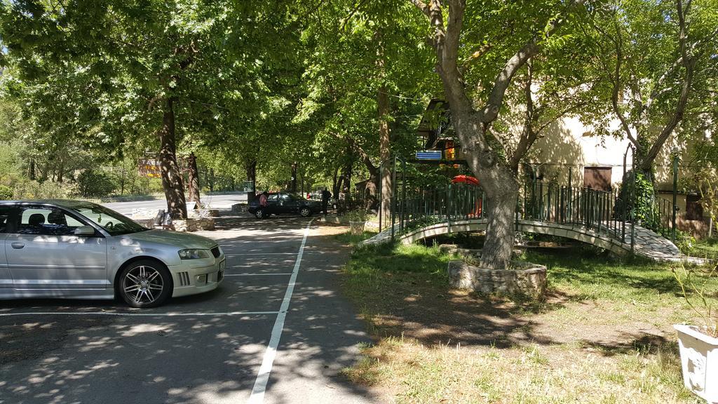 Hani Zemenou Arachova Bagian luar foto