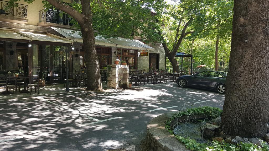 Hani Zemenou Arachova Bagian luar foto