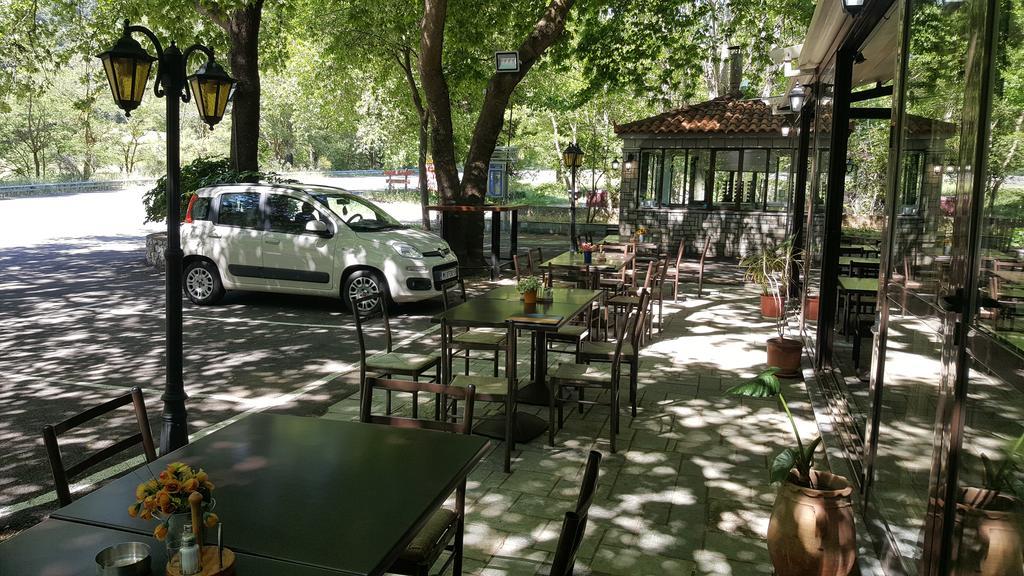 Hani Zemenou Arachova Bagian luar foto